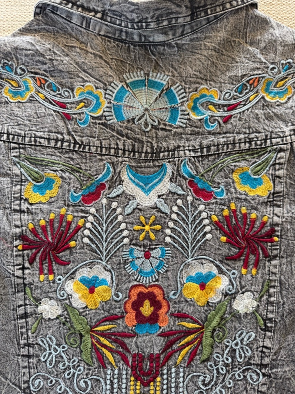 Nostalgia grey denim embroidered floral boho long sleeve button up shirt women M - Picture 2 of 4